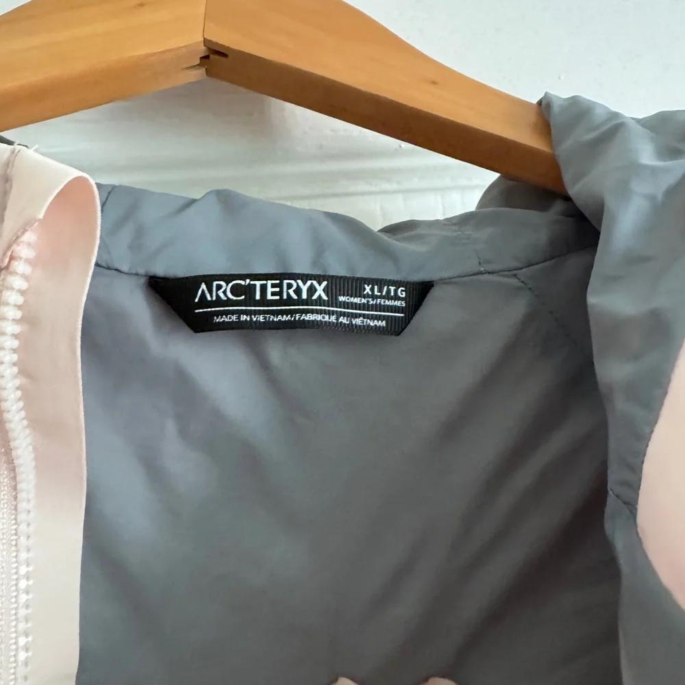 Arc'teryx Women's Kadin Jacket - Picture 5 of 6